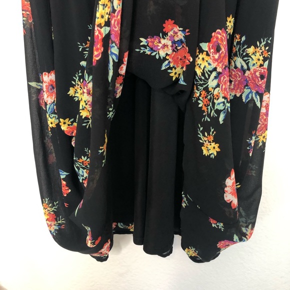 SOLD Torrid floral short sleeve off shoulder dress - Picture 9 of 11